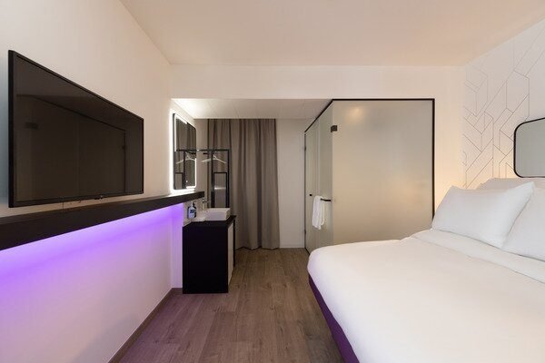 Yotel Geneva Lake