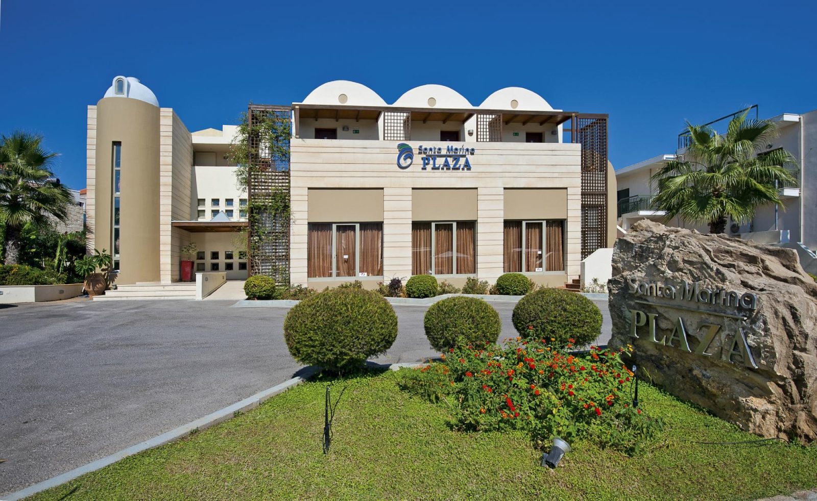 Giannoulis - Santa Marina Plaza