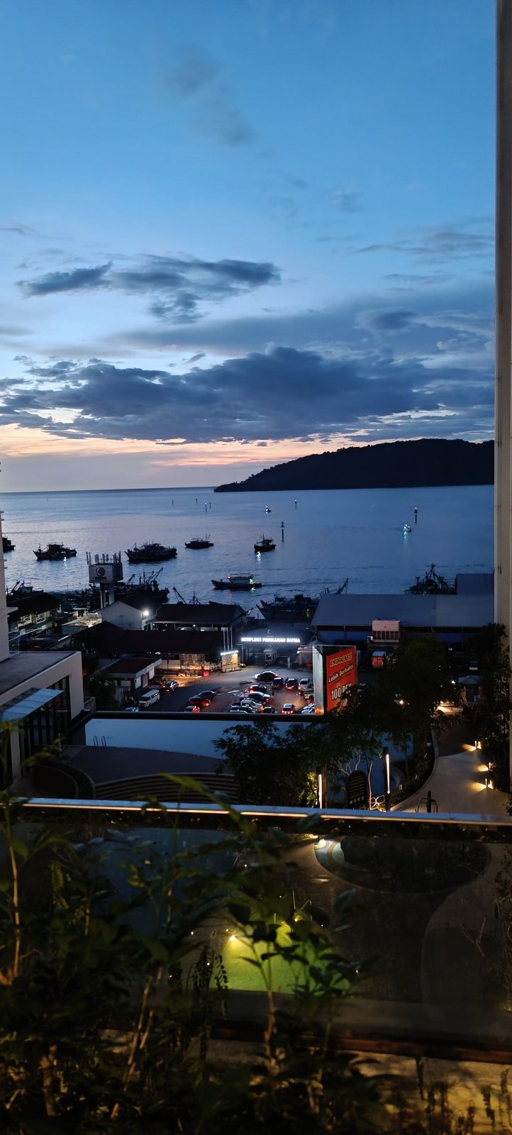Homesuite' Home at The Shore Kota Kinabalu