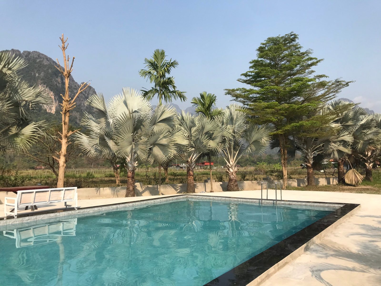 Vang Vieng Romantic Mountain View Resort