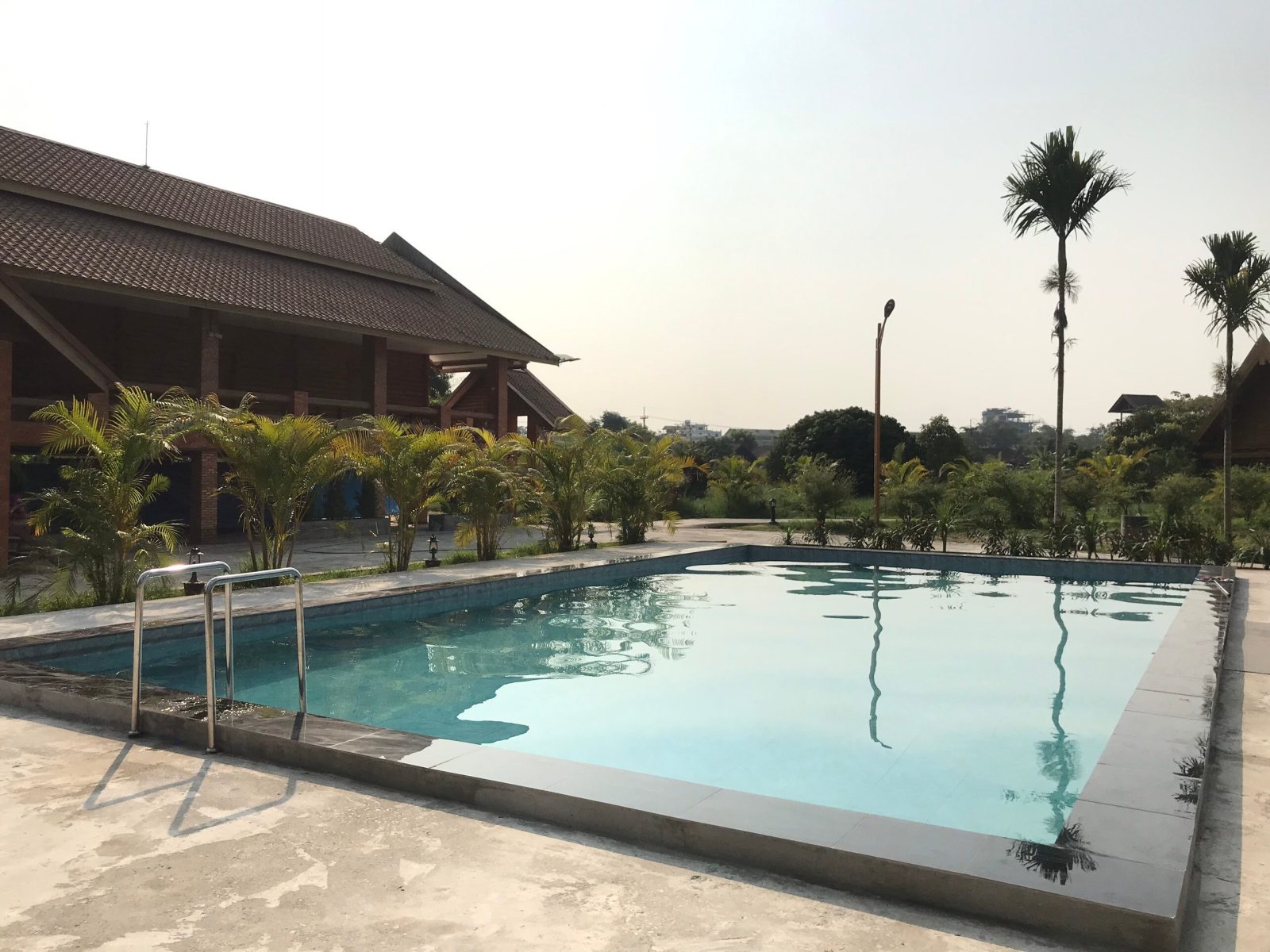 Vang Vieng Romantic Mountain View Resort