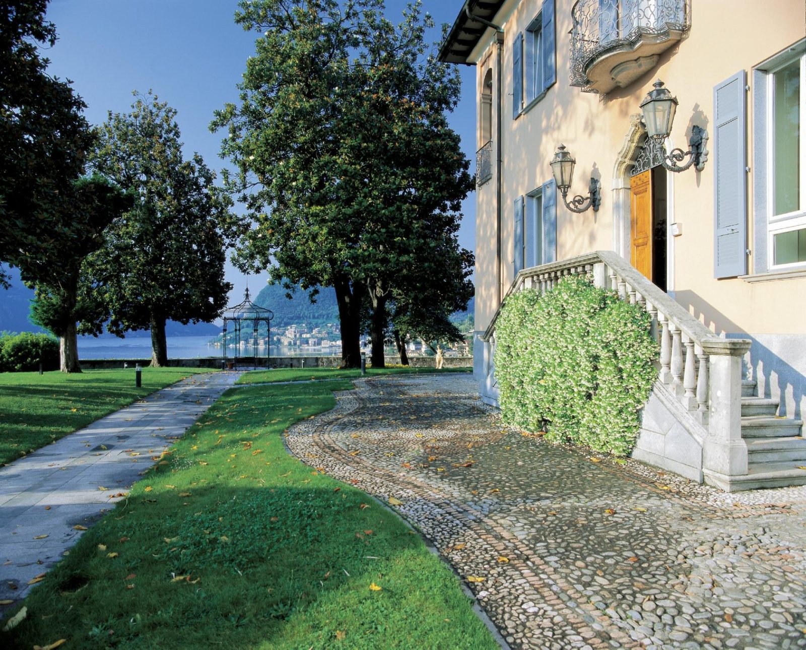 hotel sassa and residence