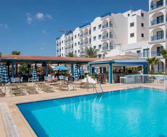 crown resort elamaris