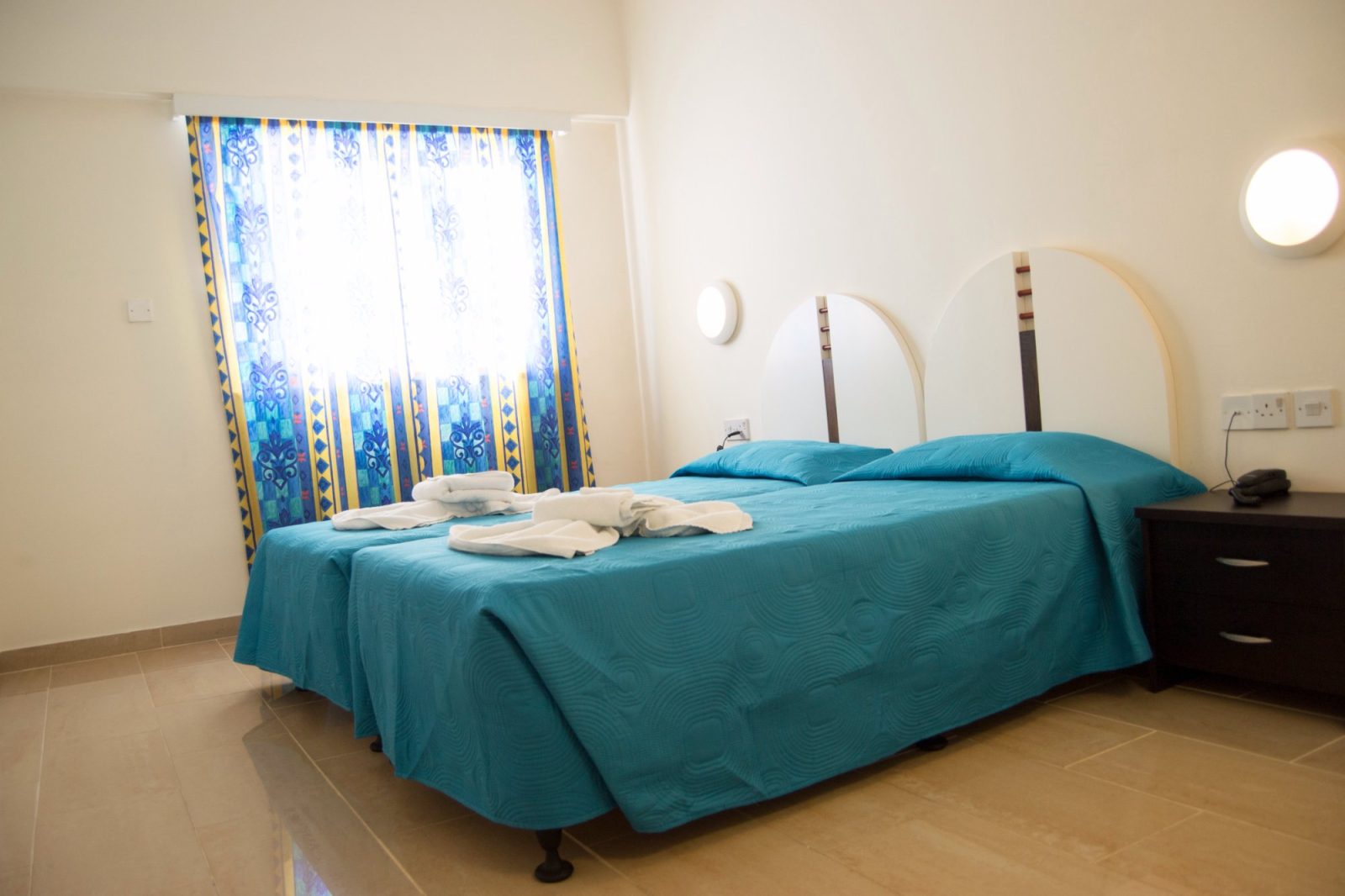 crown resort elamaris