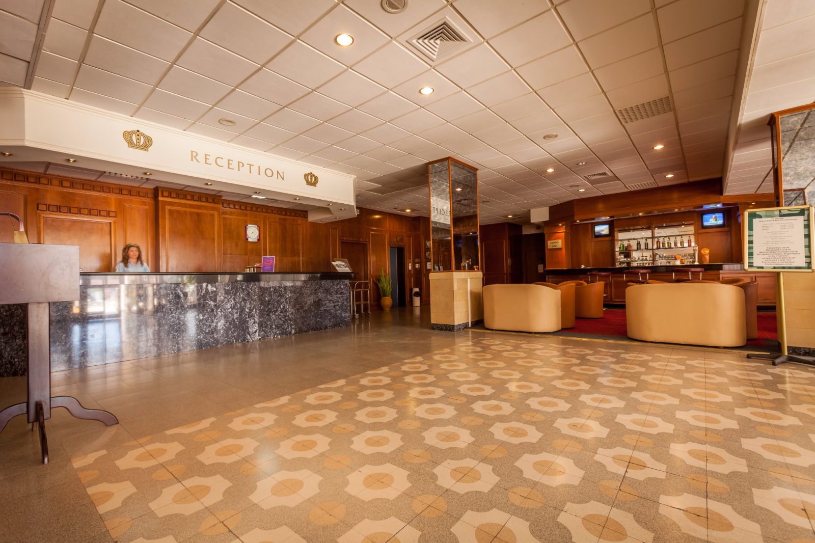 crown resort elamaris