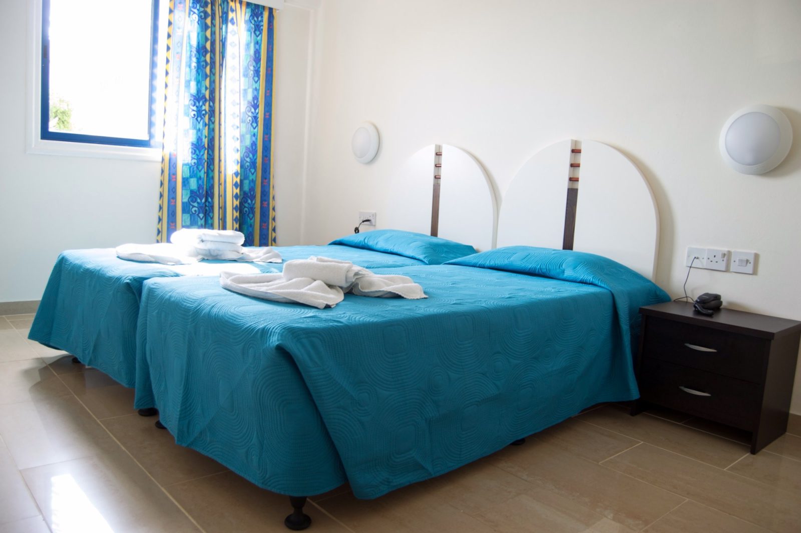 crown resort elamaris