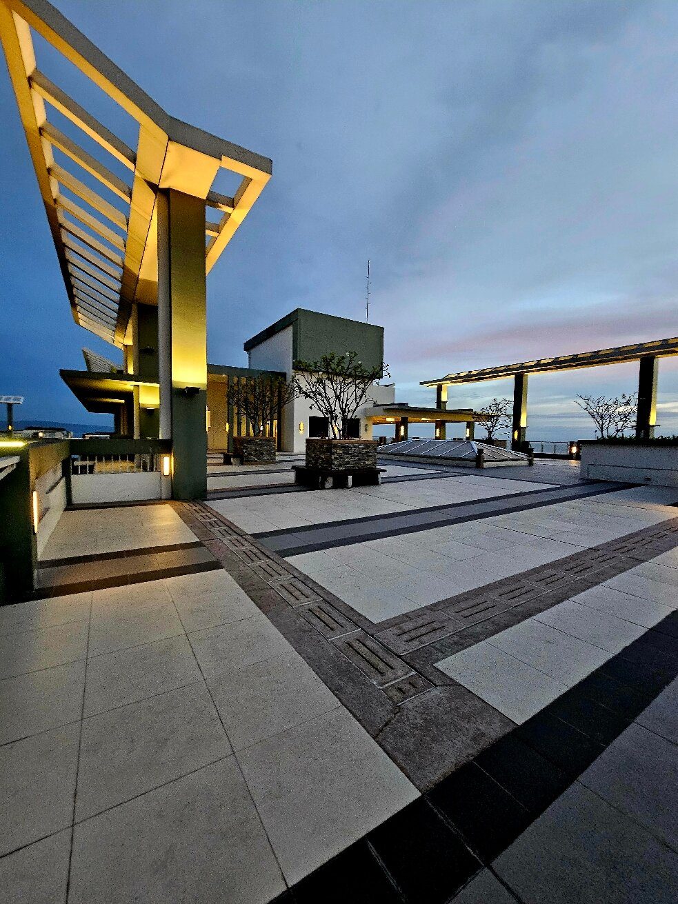 Verdon Parc Davao City with Balcony by Darpm