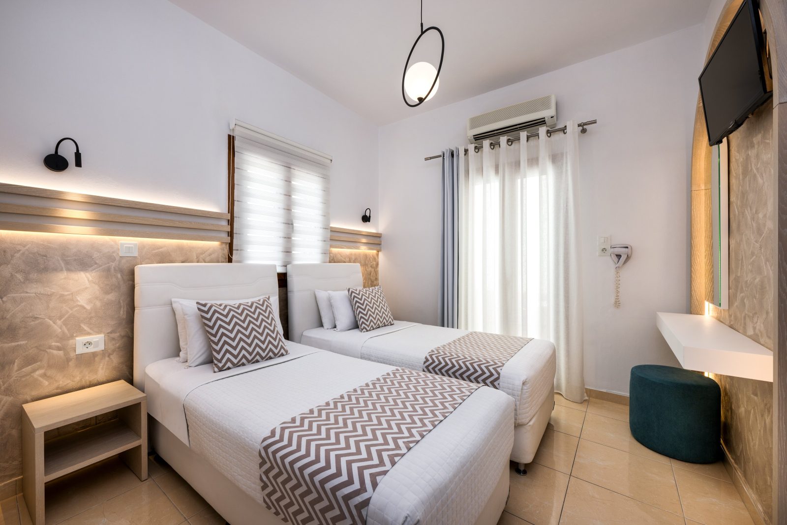 pension petros hotel fira