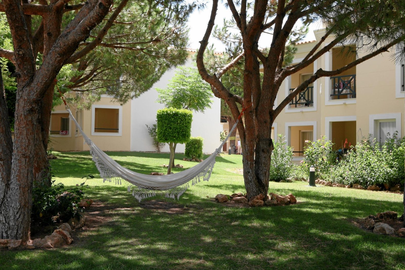 aquamarina beach hotel