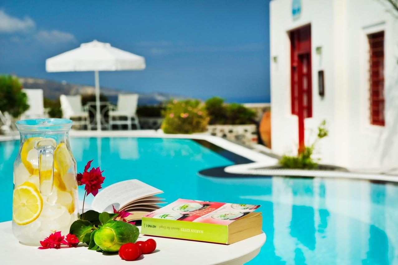 nikos hotel oia