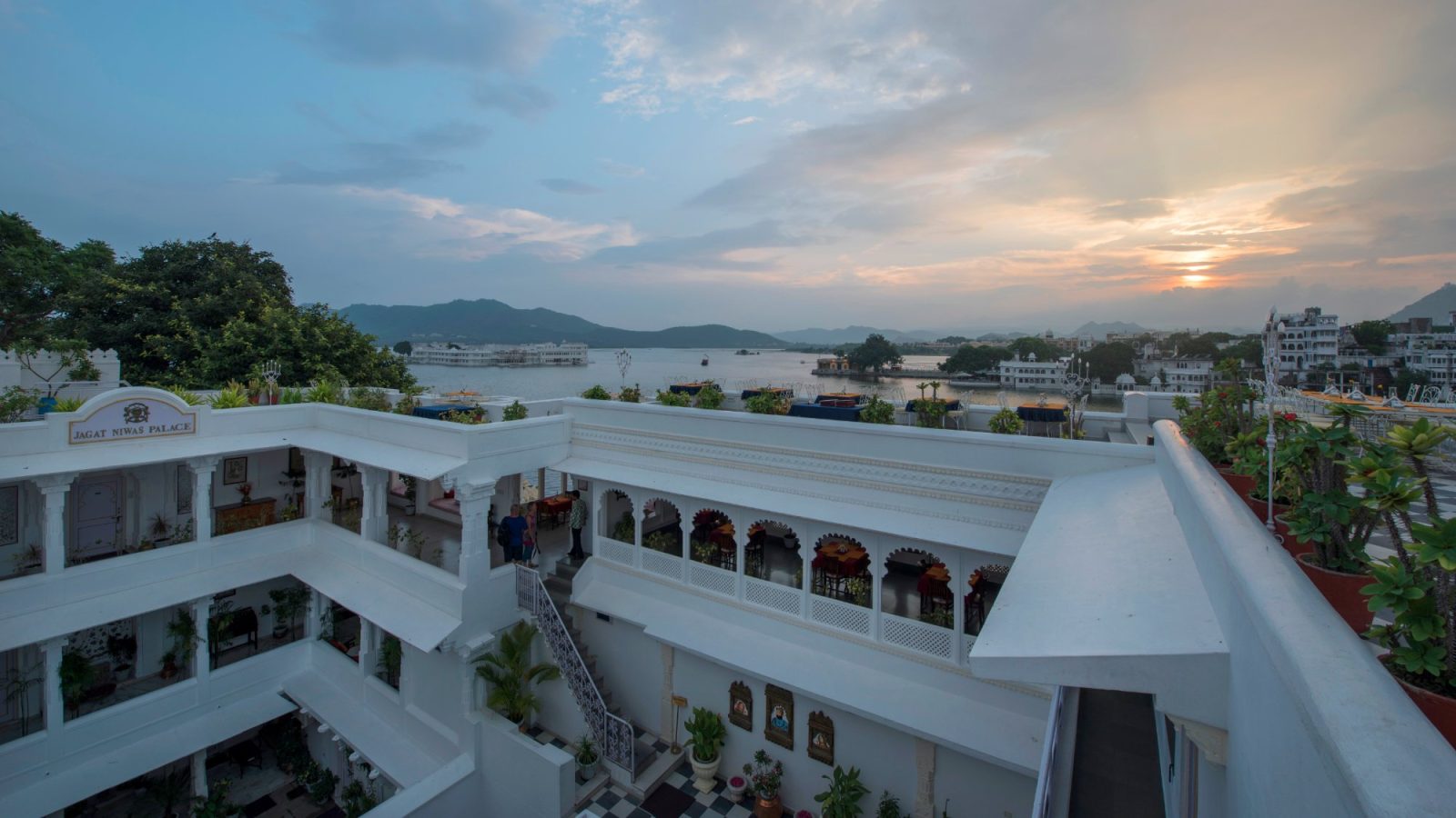 hotel jagat niwas palace