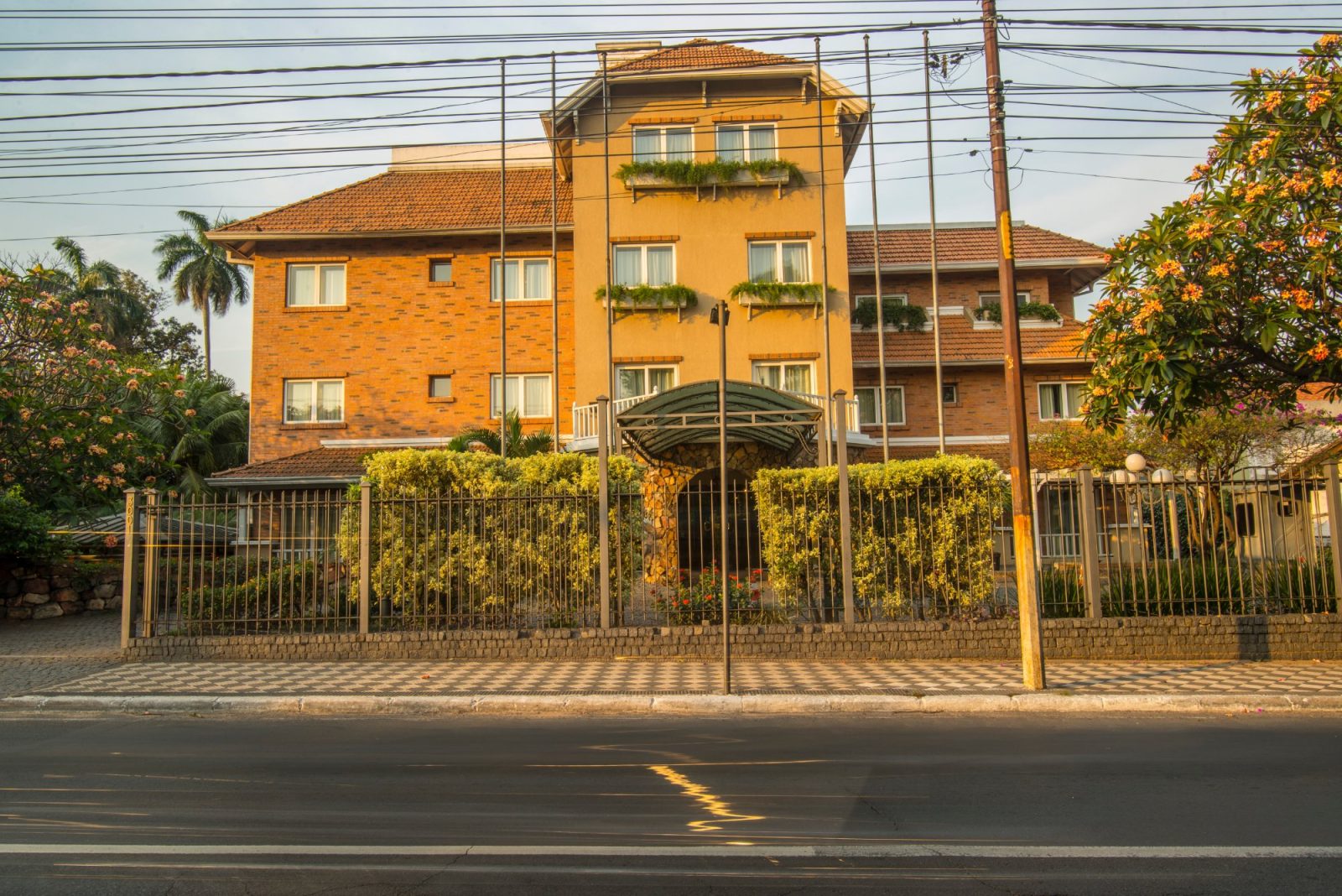 Villa Morra Suites