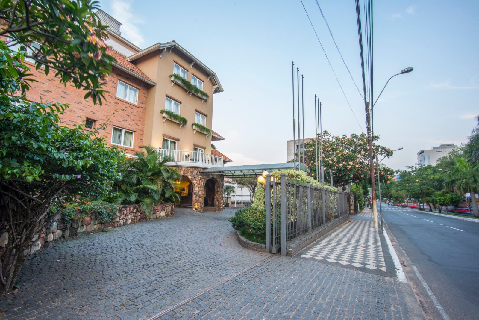 Villa Morra Suites
