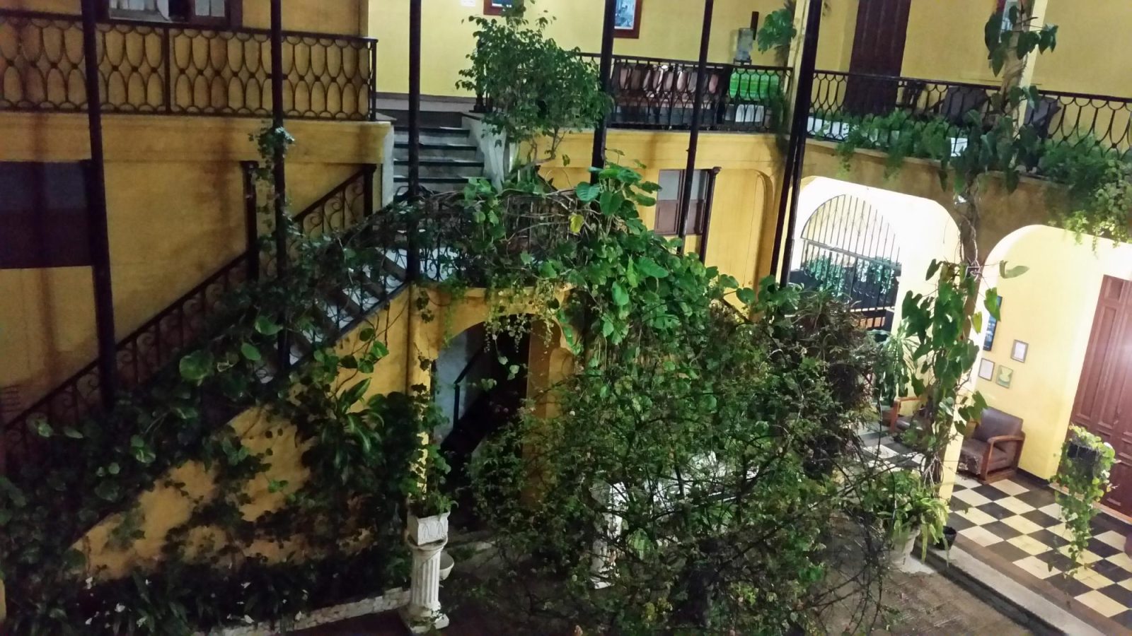 Hotel Spring