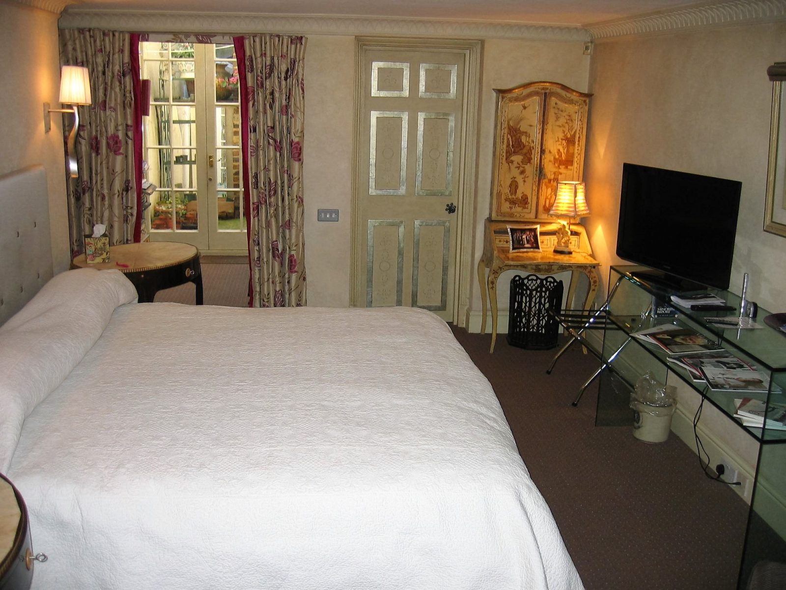 37 trevor square hotel london