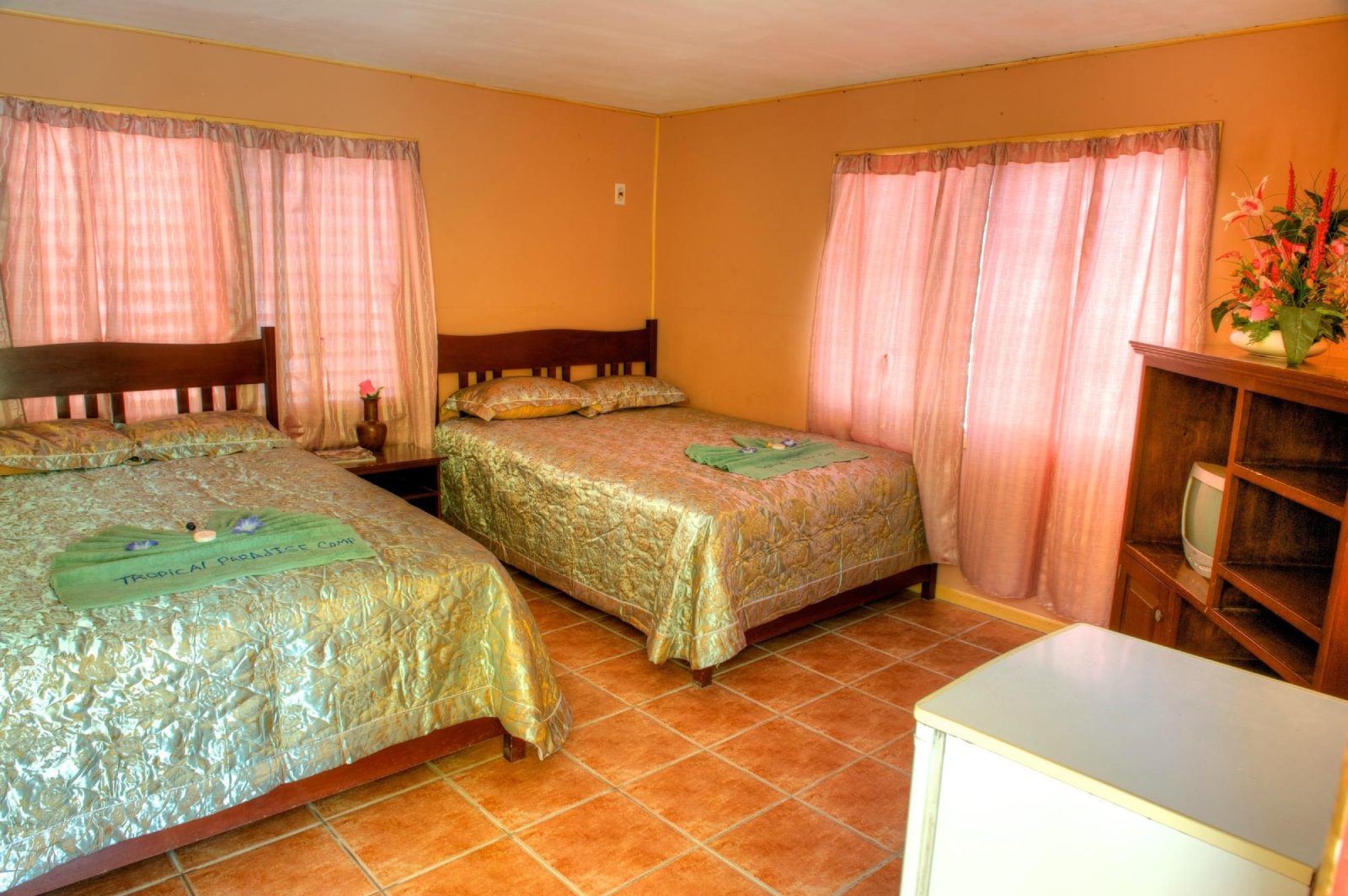 tropics hotel caye caulker