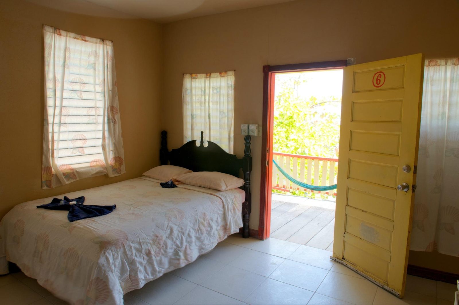 tropics hotel caye caulker