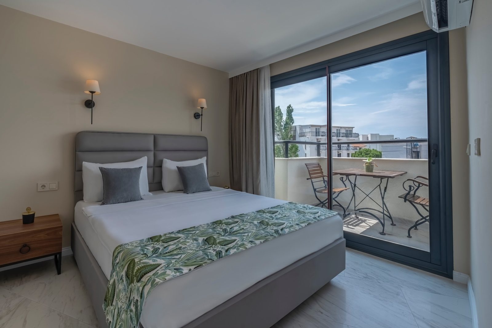 Rosy Suites Hotel