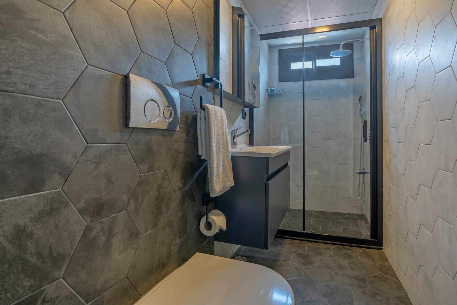 Rosy Suites Hotel