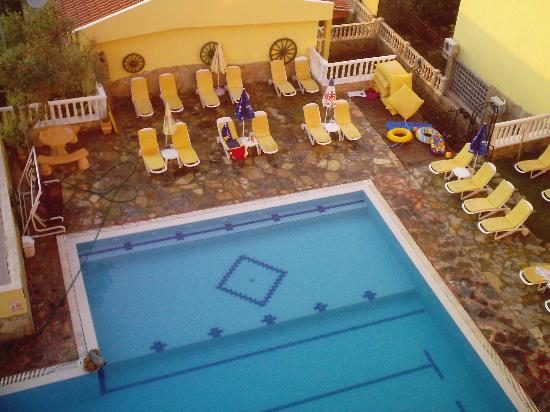 eke apart kusadasi