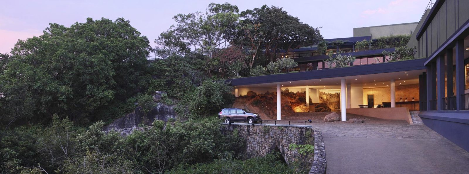 kandalama hotel dambulla