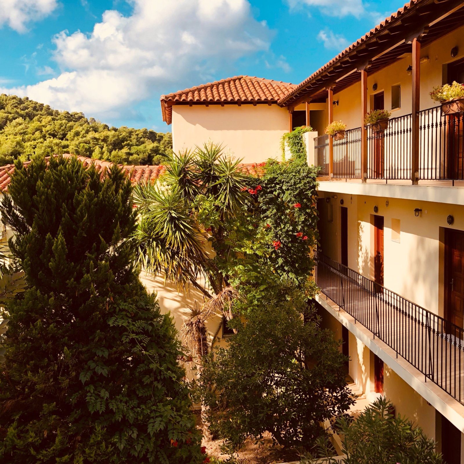 hermes apartments kolios