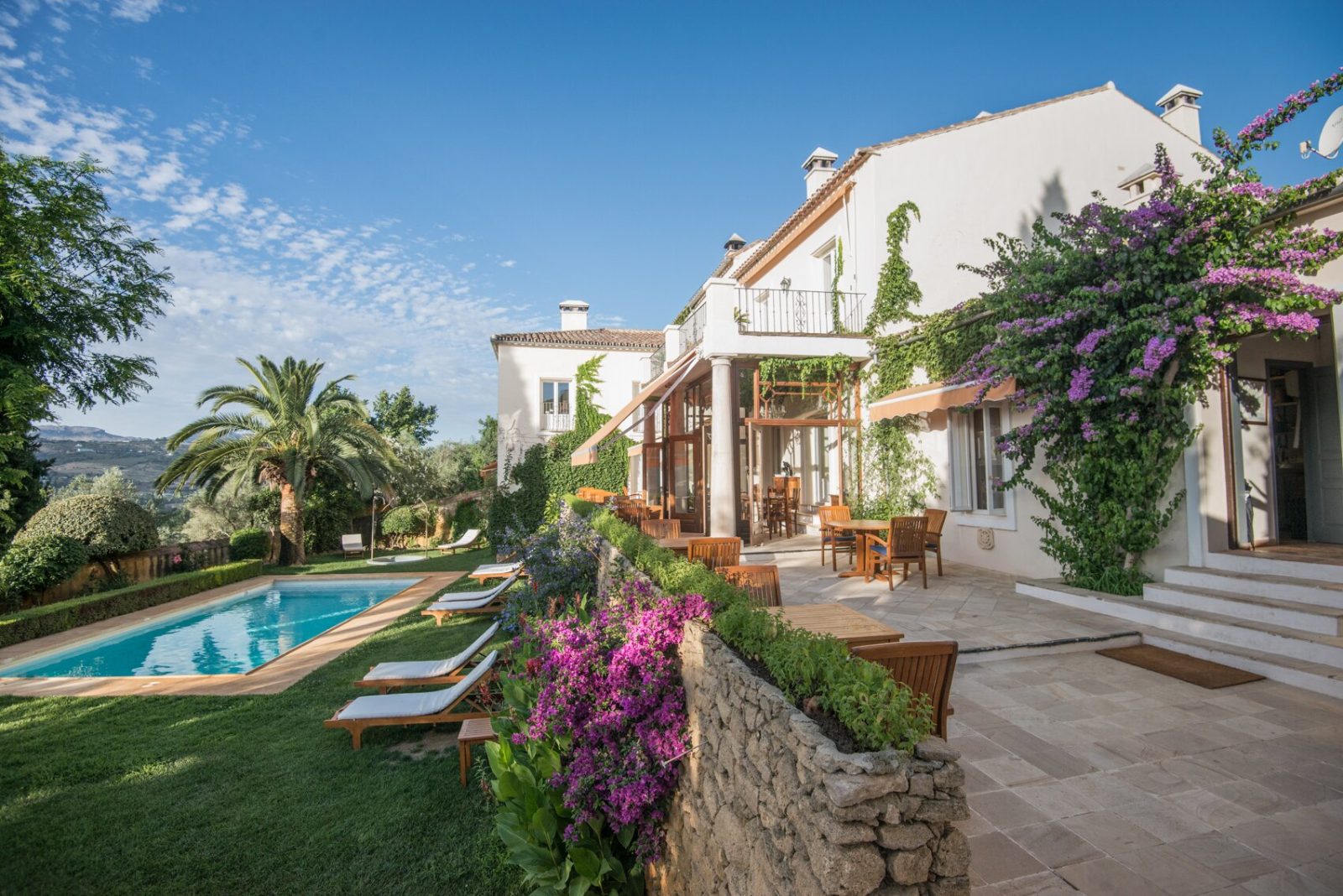 la fuente de higuera hotel