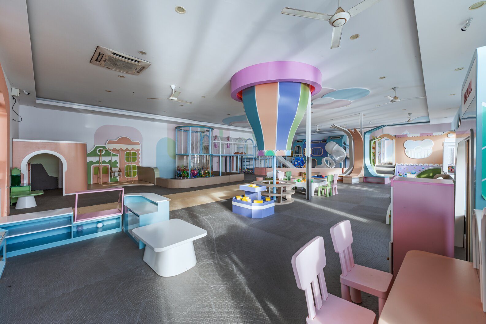 Van Phat Riverside Hotel