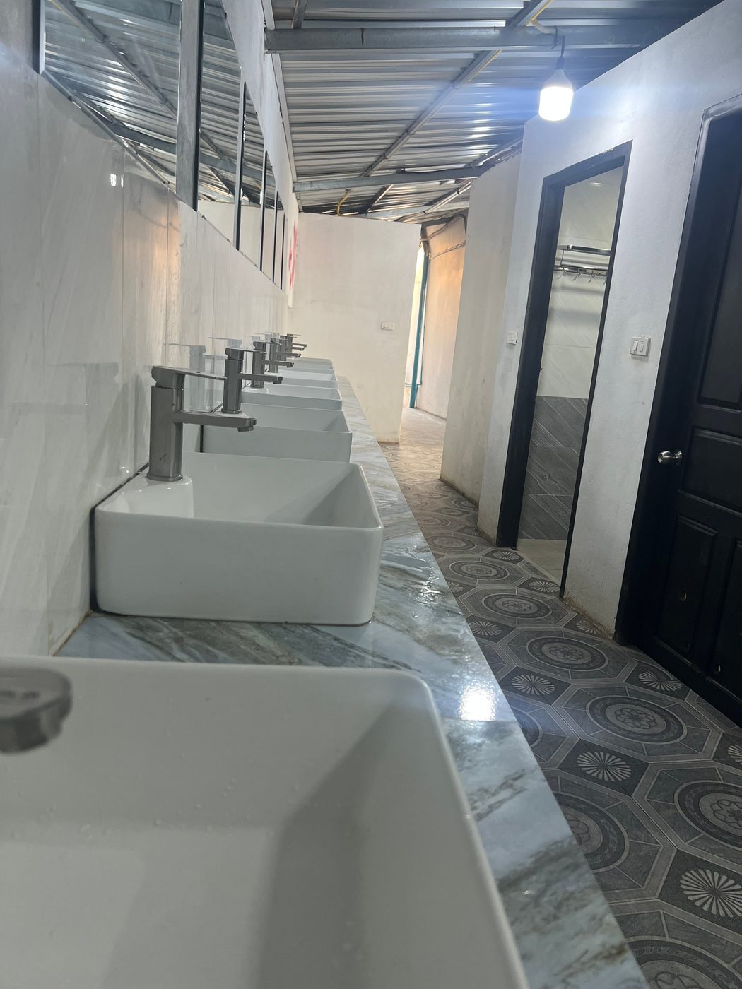 Vientiane Apower Club & Beds