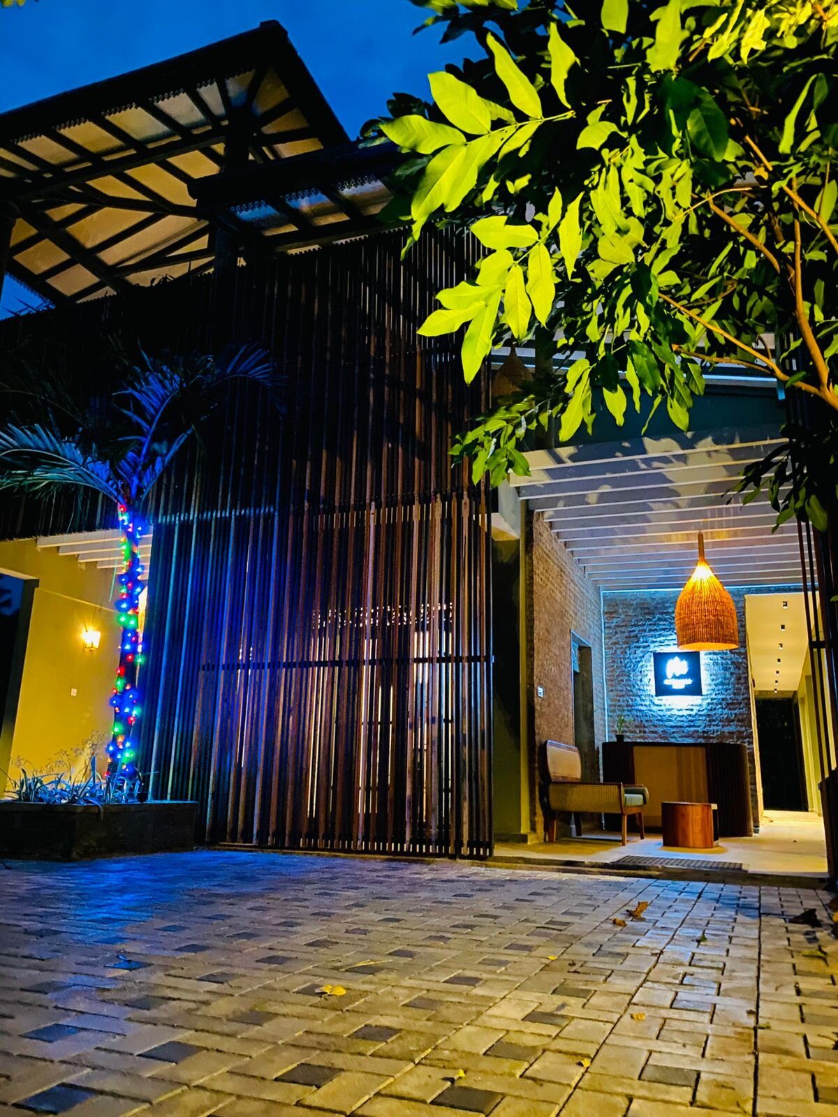 Moi Dambulla By DBI