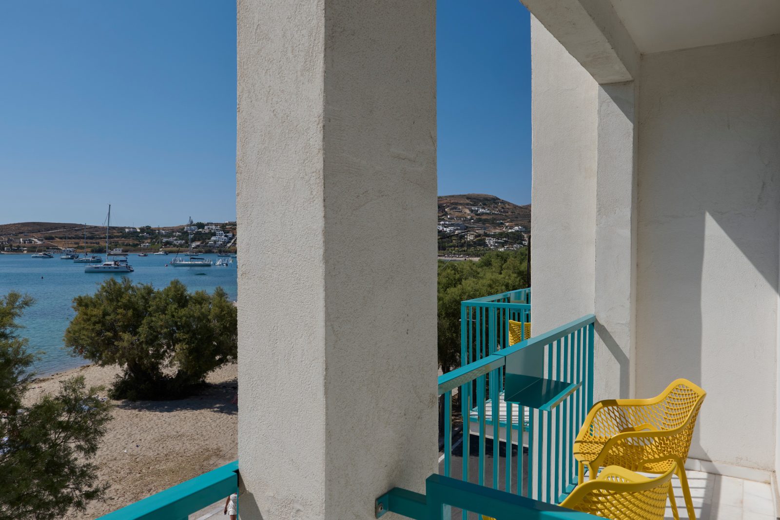 Play Paros