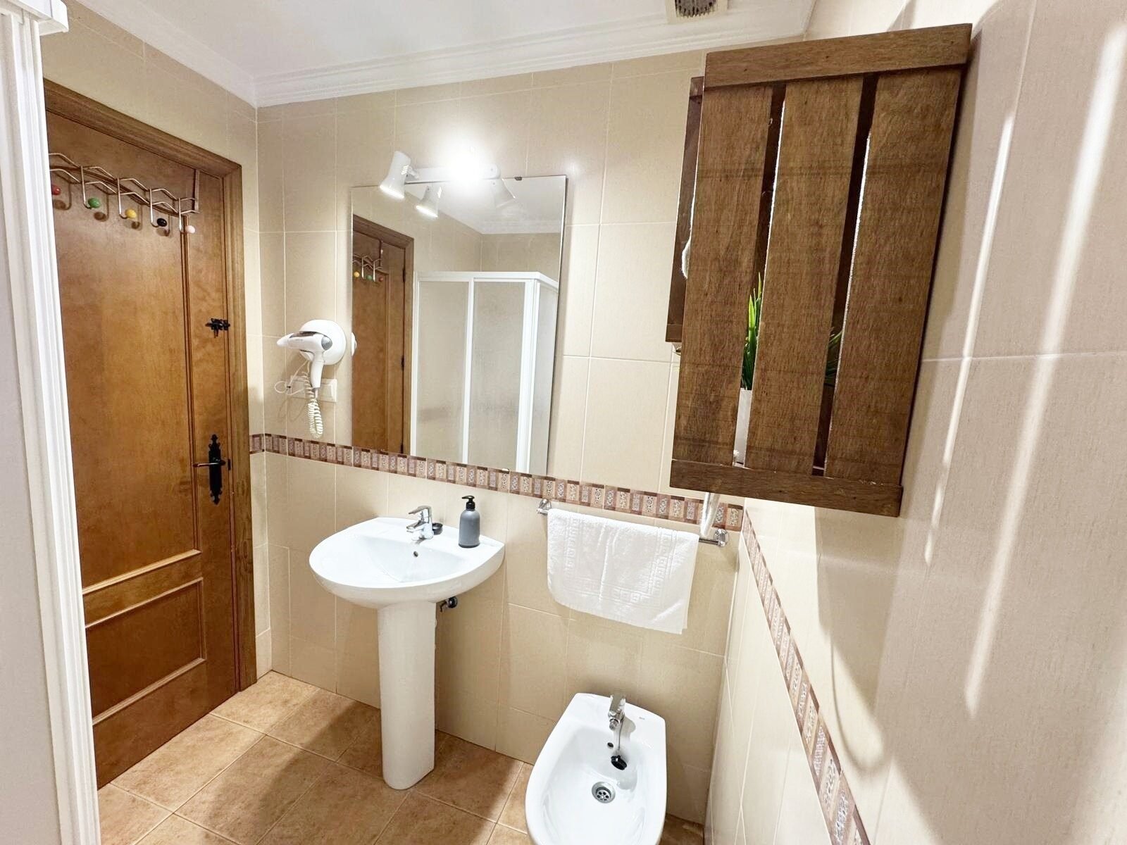Ronda Suites A&N