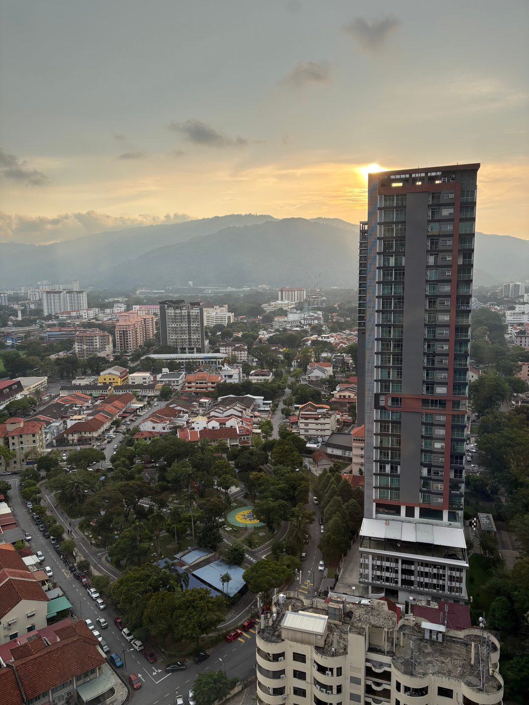22 Macalisterz Premium Suites Penang by Byon