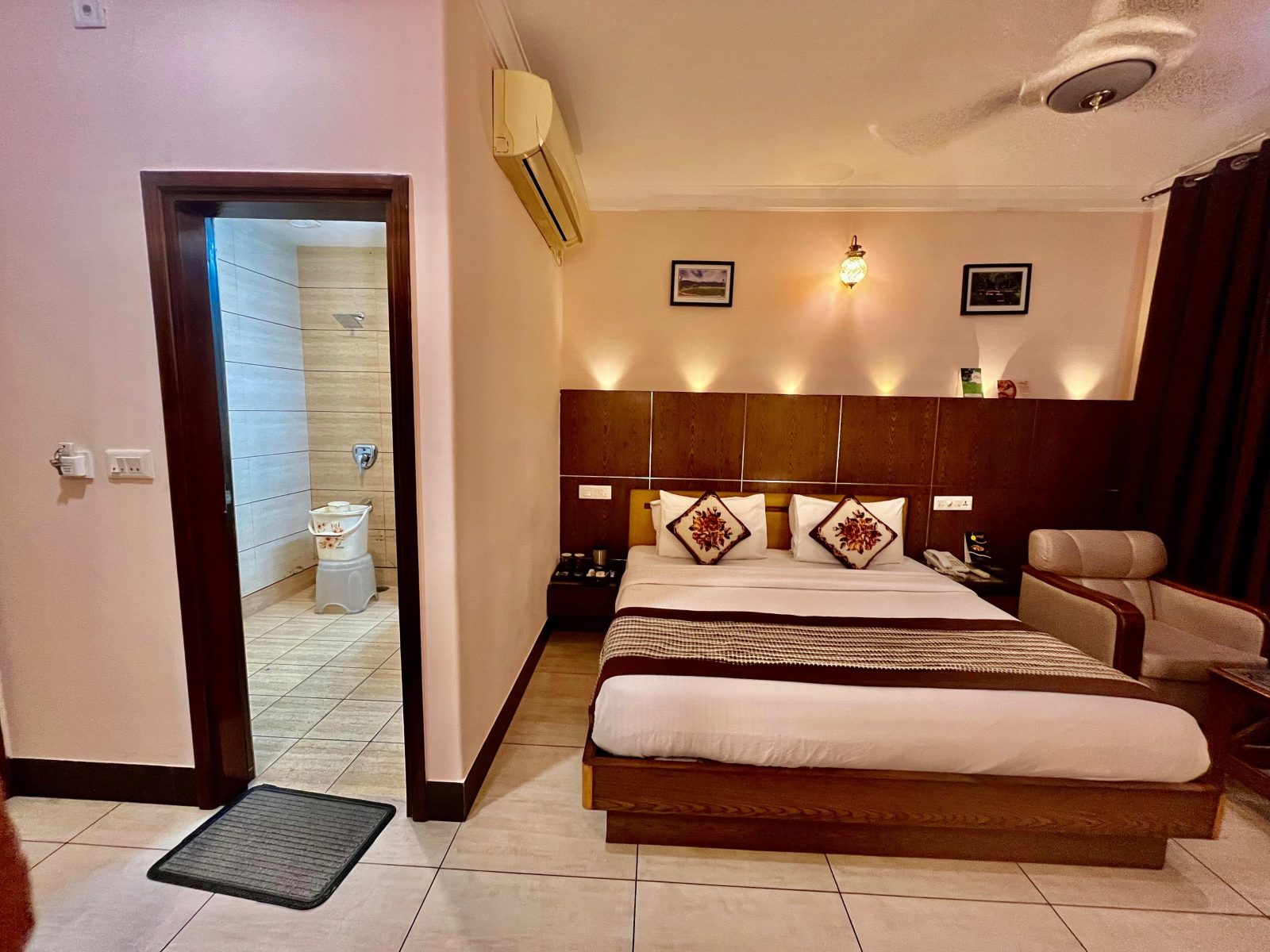 Hotel Asian Plaza Dharamshala