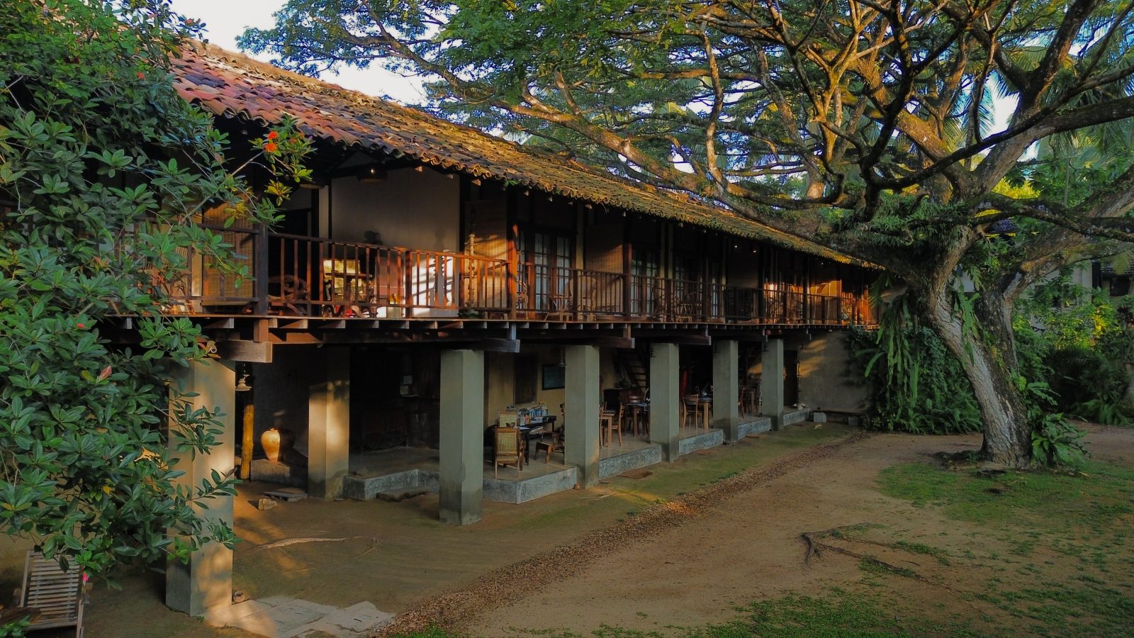 Dunes Unawatuna Hotel