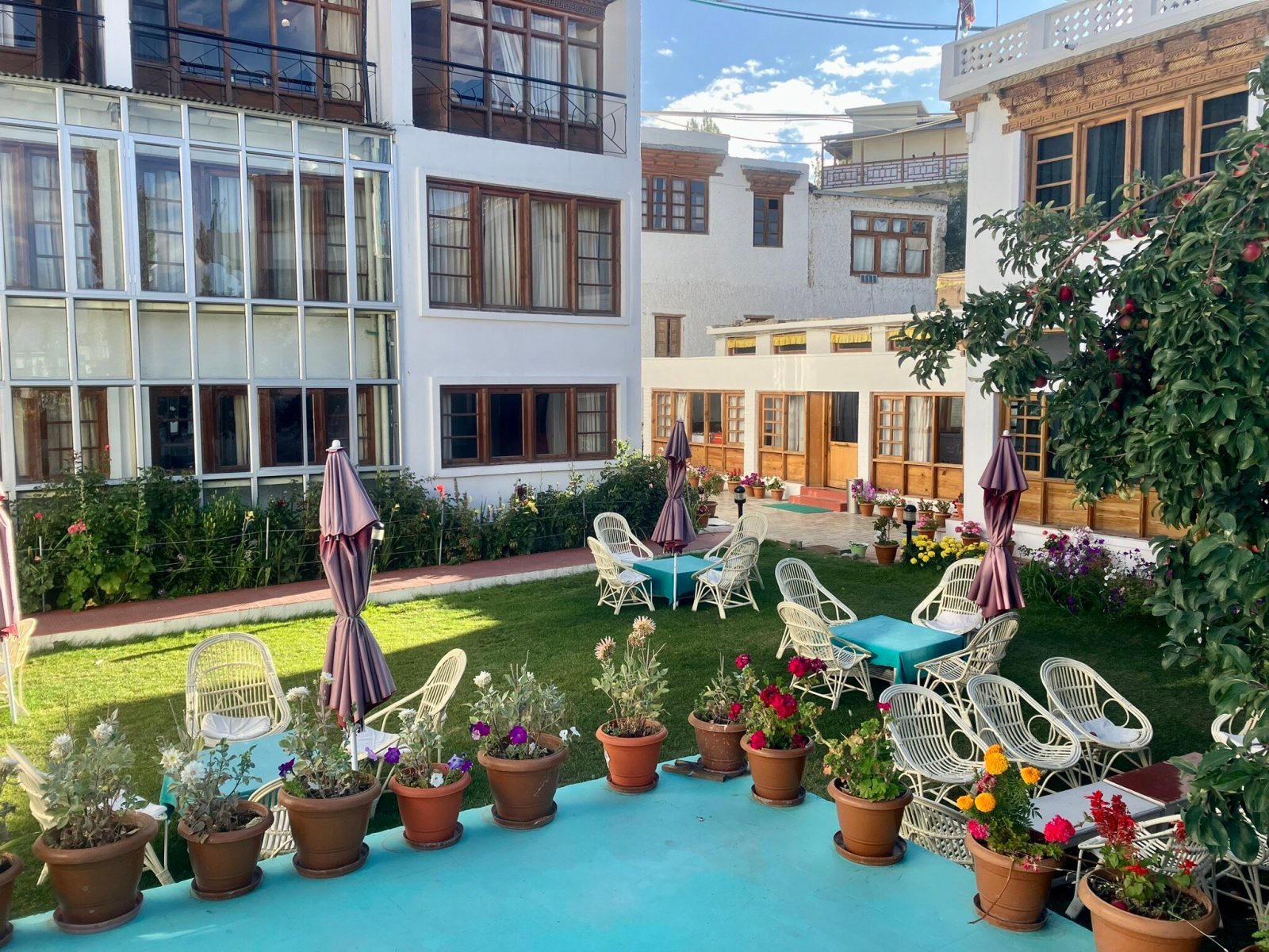 omasila hotel leh
