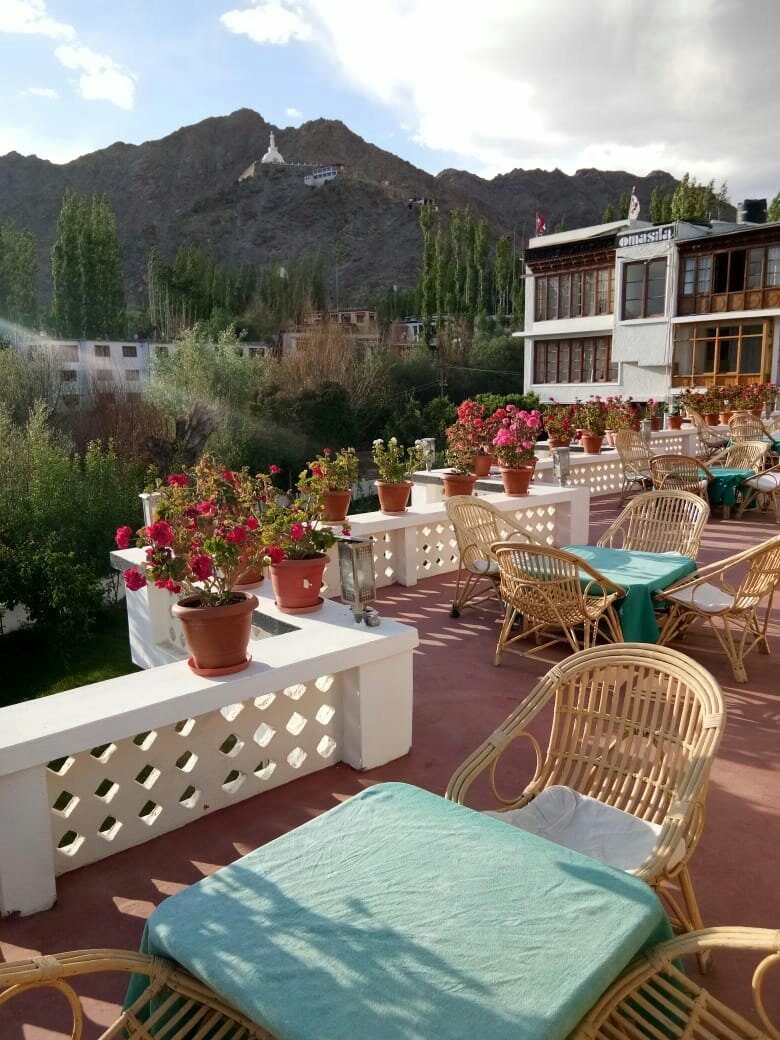 omasila hotel leh