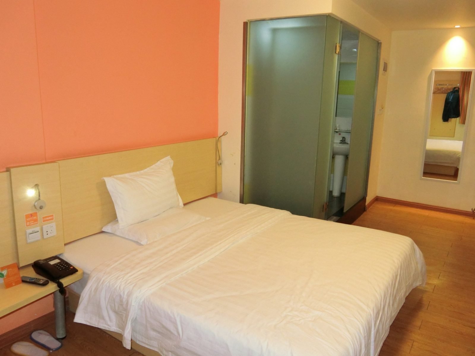 7 Days Inn Shenzhen Futian Port Subway Station