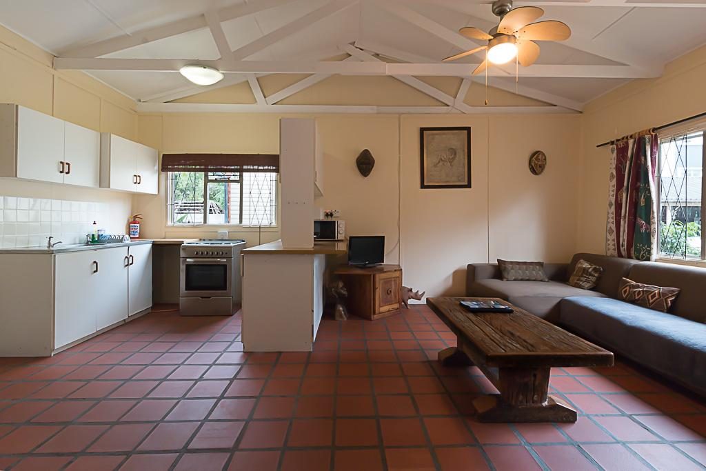 Inyathi Guest Lodge