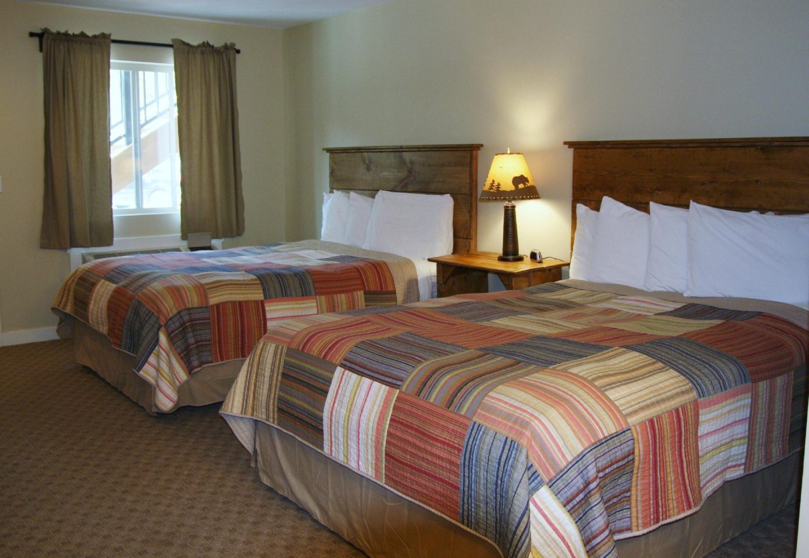 moose creek inn  hotel west yellowstone