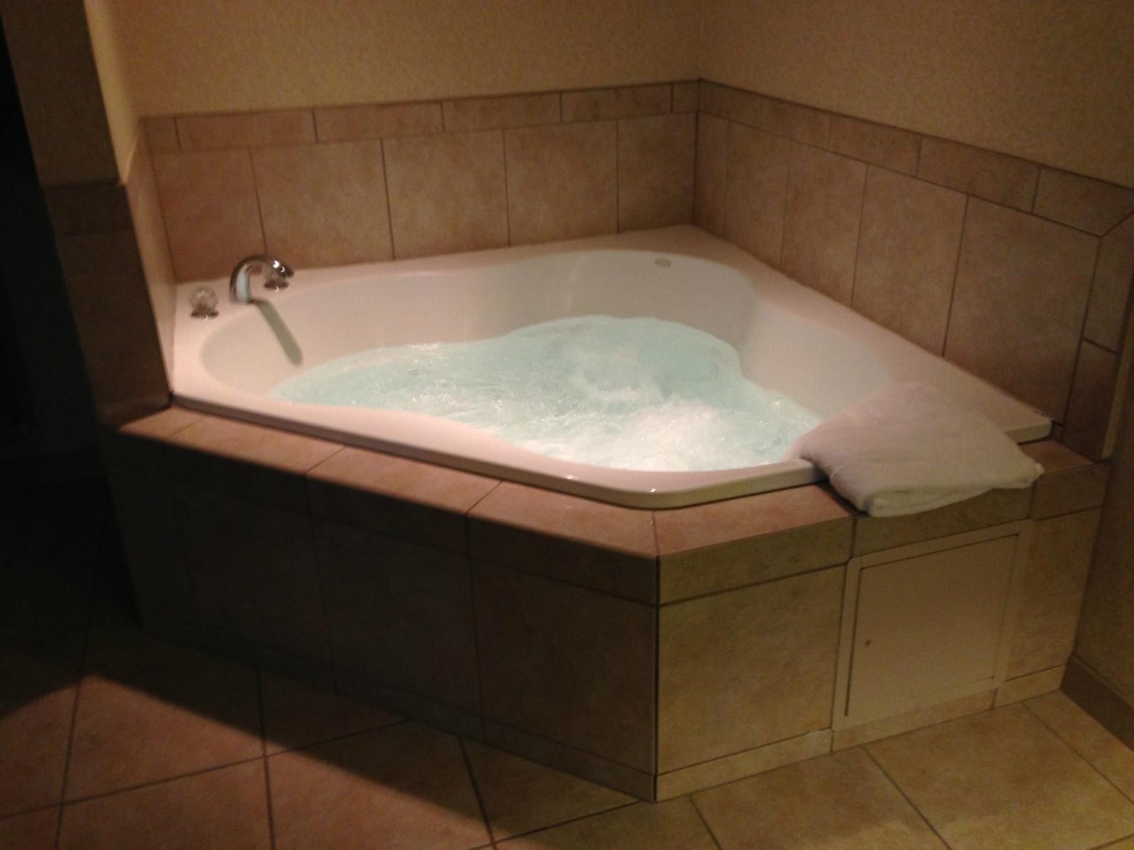 holiday inn express hotel and suites