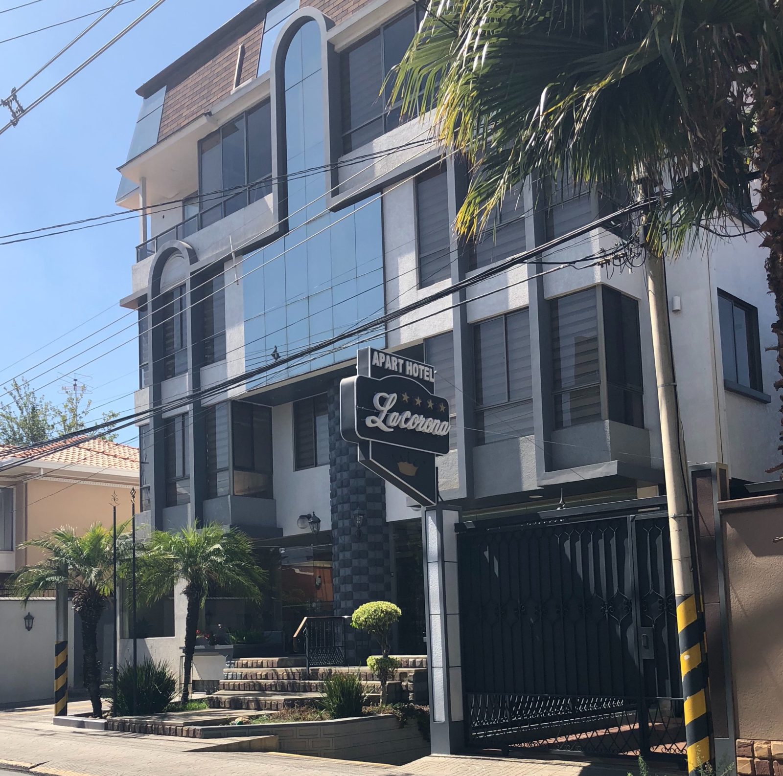 La Corona Apart & Hotel