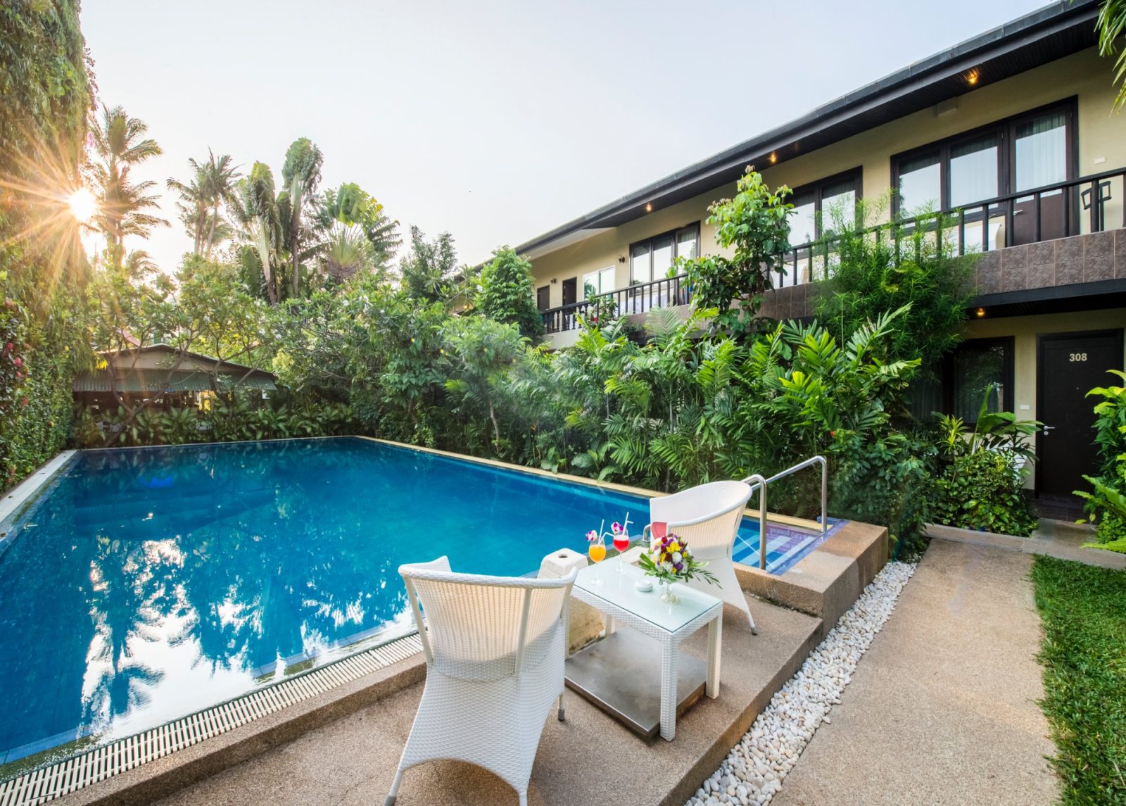 Lokal Hotel Phuket