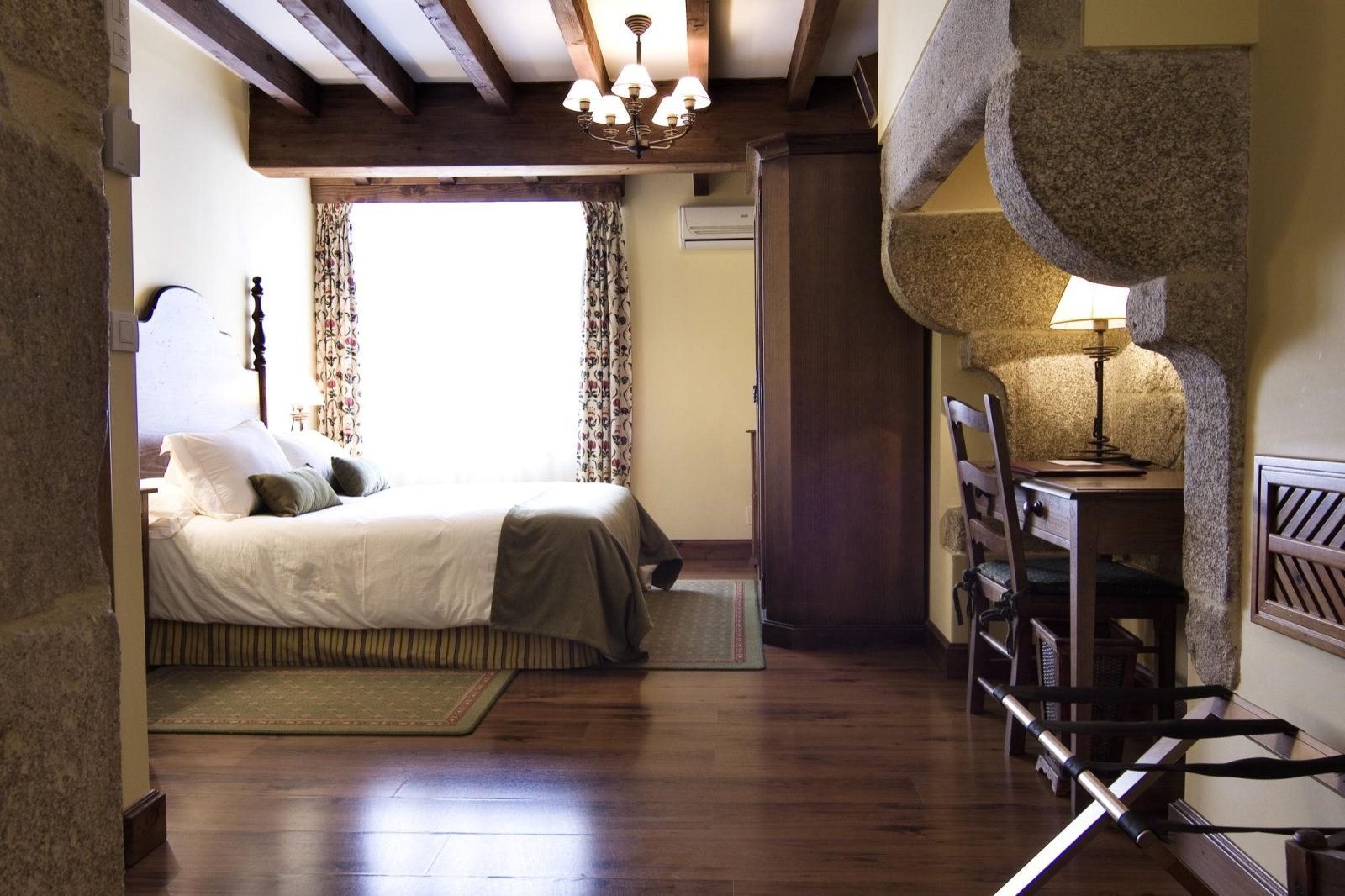 airas nunes hotel