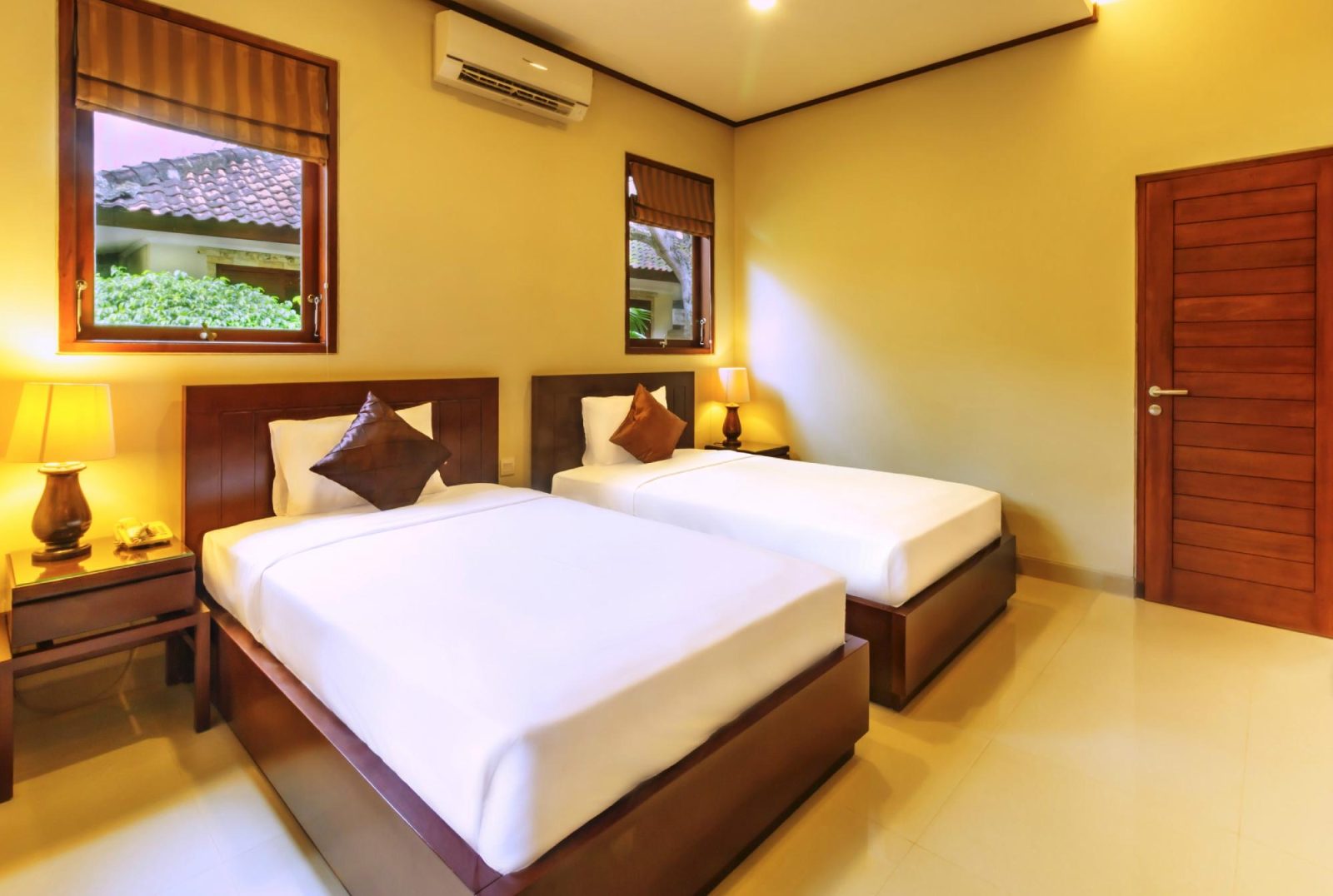 Yulia Beach Inn