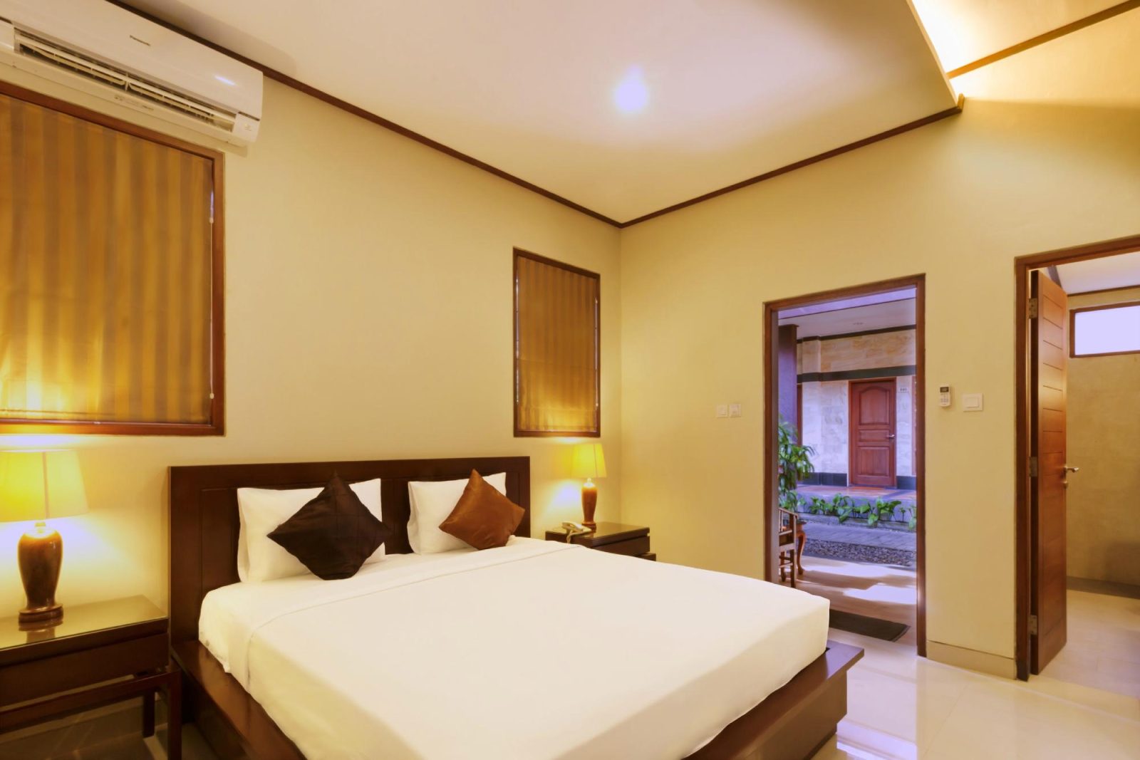 Yulia Beach Inn