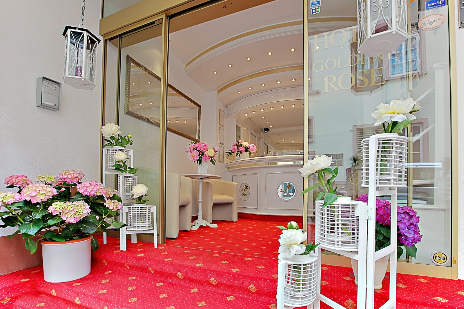goldene rose hotel