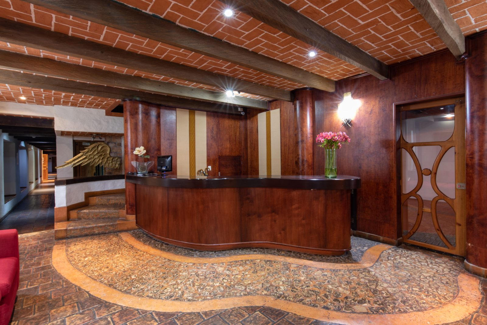 Plaza Magnolias Hotel
