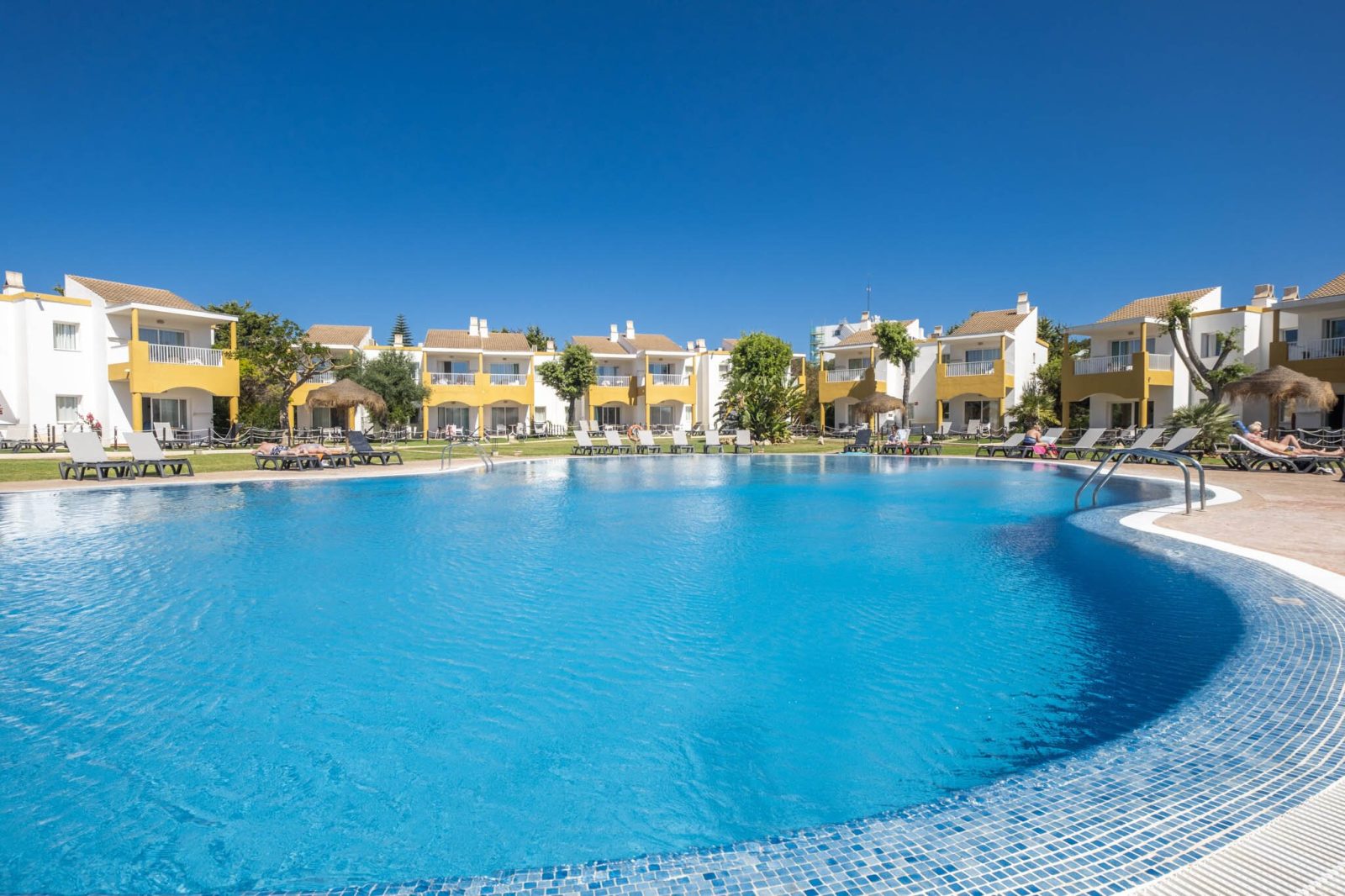 isla del aire apartments hotel punta prima