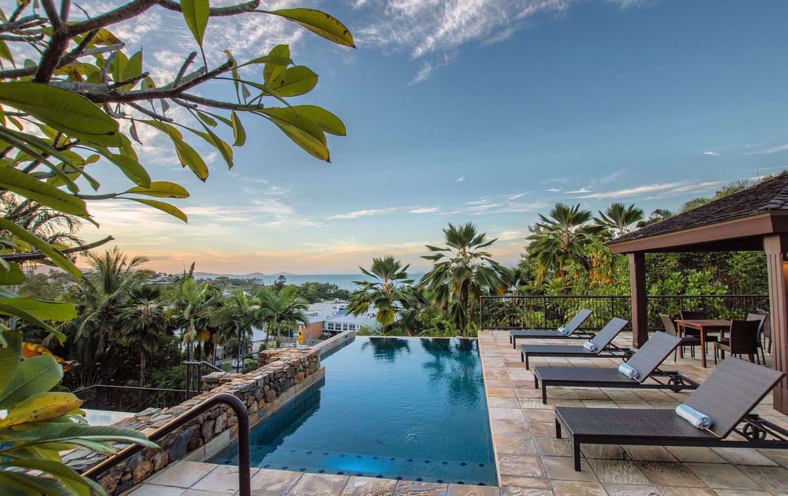 waters edge hotel whitsundays